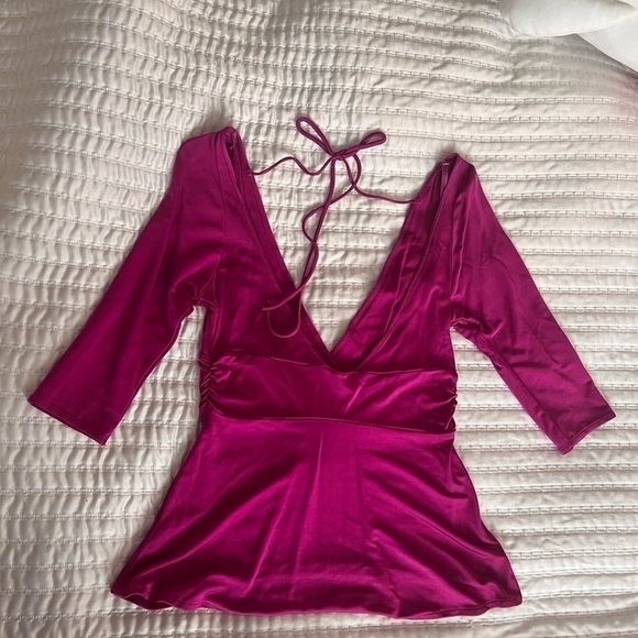 SATIN Blouse - Picture 2 of 4